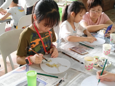 小朋友动手画生肖.jpg
